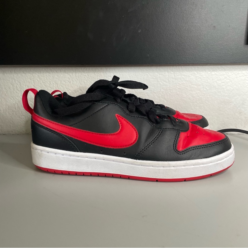 Nike Kids' Black and Red Low-Top Sneakers